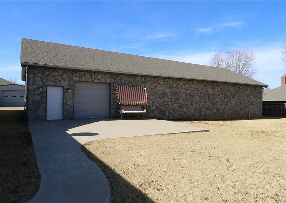 1st image of 309 Sondra Dr