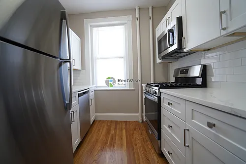 79 Gordon St Photo 1