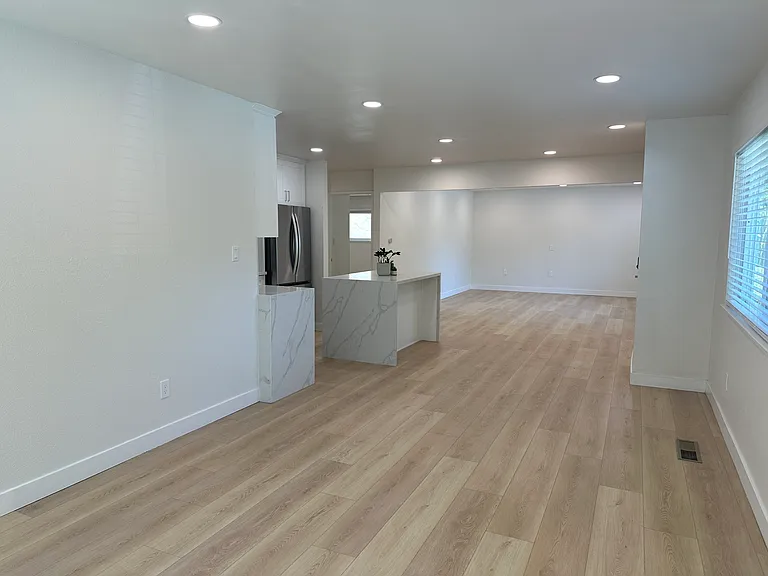 947 Azure St #1 — Photo 8