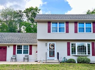 613 Greenbriar Dr, Williamstown, NJ 08094