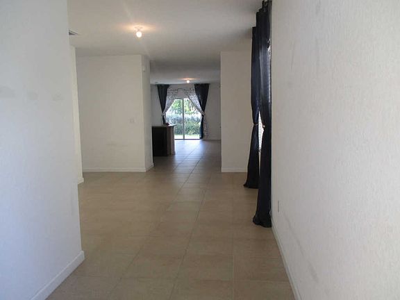 3rd image of 4990 Haverhill Pointe Dr