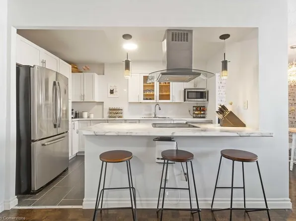 35 Towering Heights Blvd #709, Saint Catharines, ON L2T 3G8