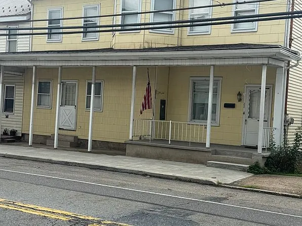 22 E Grand Ave, Tower City, PA 17980