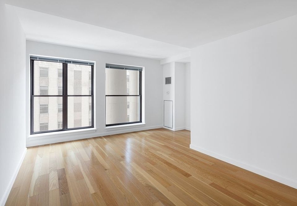 1st image of 37 Wall St Ph E