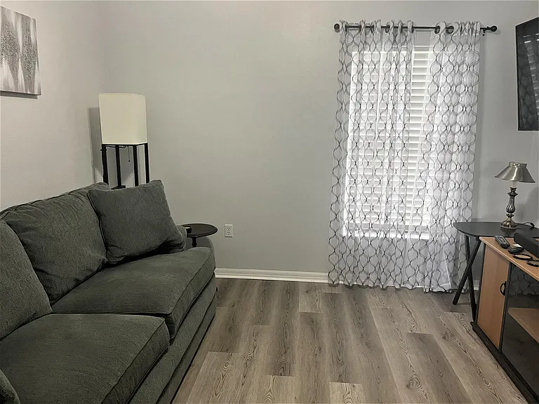 289 Falling Water Dr — Photo 10