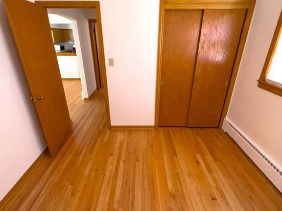 5th image of 3602 Clarence Ave #2