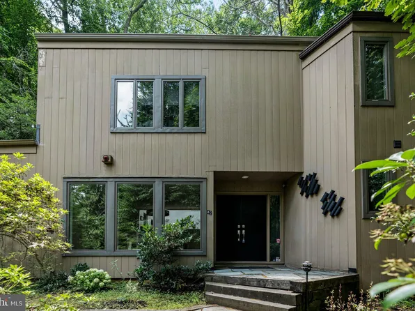 42 Dublin Ln, Cherry Hill, NJ 08003