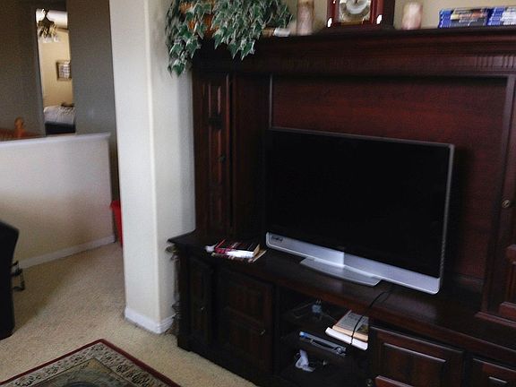 Upstairs loft/TV Media  