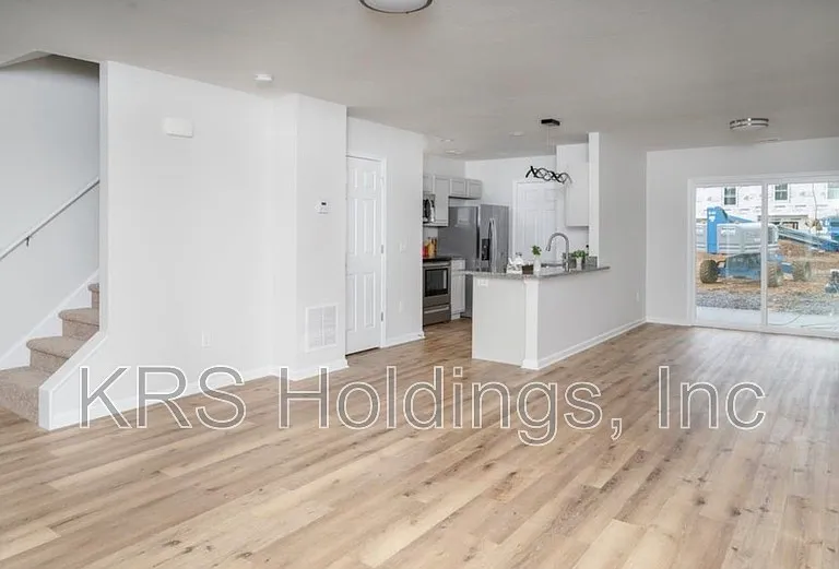 3007 Locust Grove Ct — Photo 4
