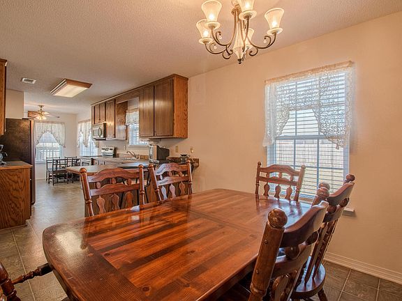 2nd image of 1904 Woodville Ln