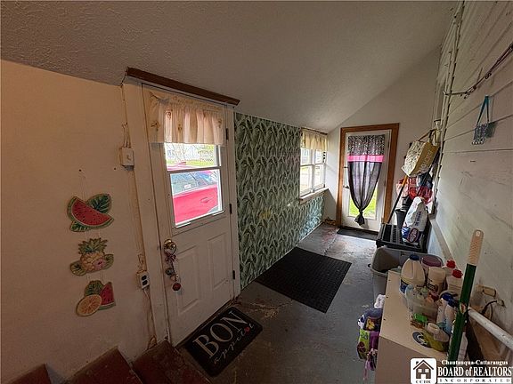 3rd image of 405 4th Ave