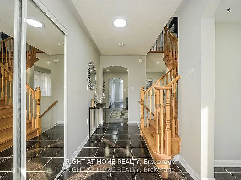 1724 Samuelson Cir — Photo 7