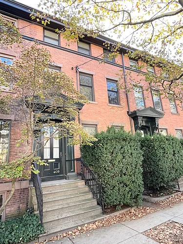 409 Temple St Photo 1