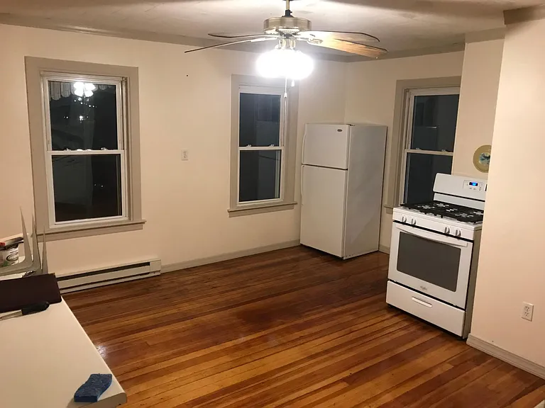 87 Oak St #1F — Photo 3