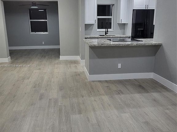 5th image of 2840 NW 23rd St