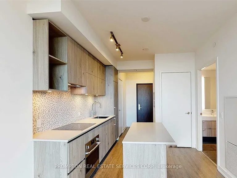 1 Yorkville Ave #2910 — Photo 8