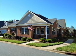 8346 Glacier Dr, Denver, NC 28037