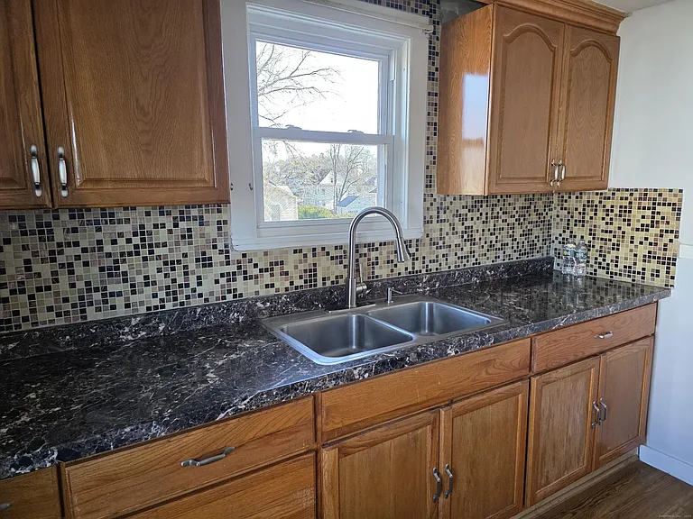 147 Pearl St #2 — Photo 4