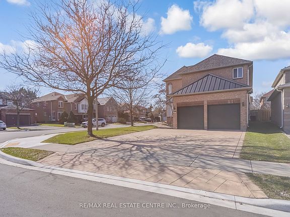 4th image of 51 Pebblestone Cir