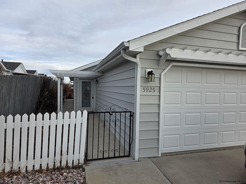 1st image of 5925 Townsend Pl