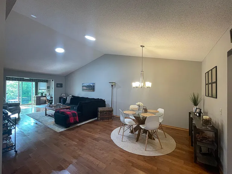7123 Ivy Ridge Ln — Photo 3