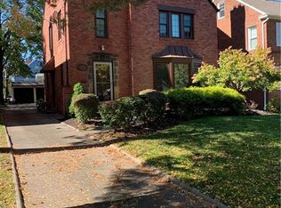 3698 Glencairn Rd, Shaker Heights, OH