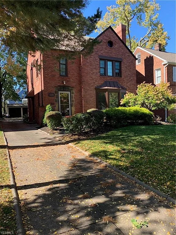 3698 Glencairn Rd photo 1