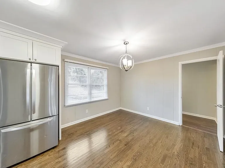 909 Rosedale Dr — Photo 13