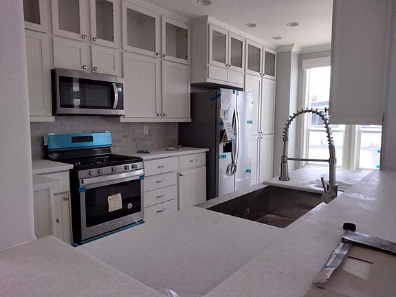 3rd image of 2727 E University Dr #2