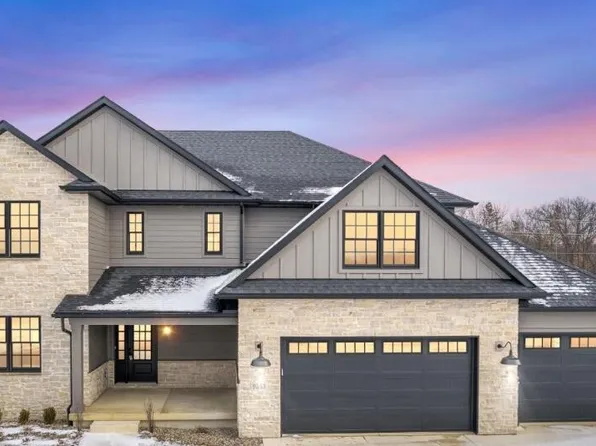 9480 Tall Grass Trail St, John, IN 46373