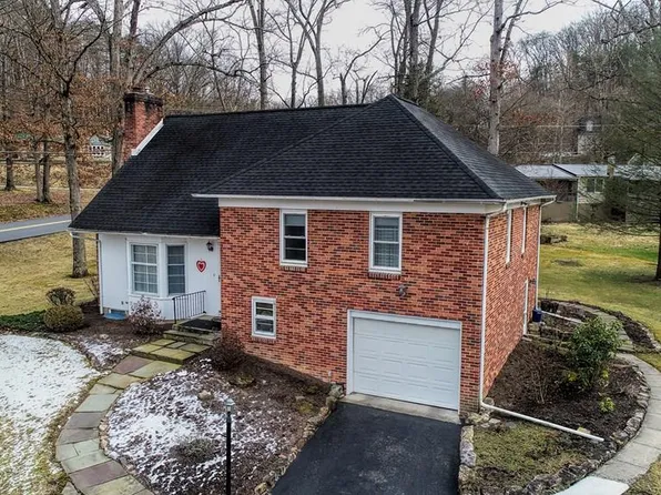 2403 Shadyside Ave, Huntingdon, PA 16652