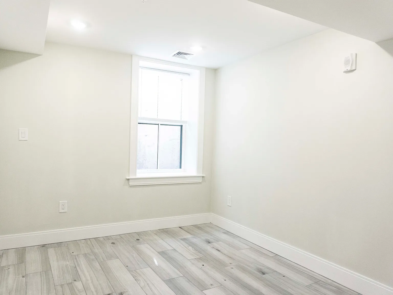 3 bed, 1500 sqft, $4,000 — Photo 4