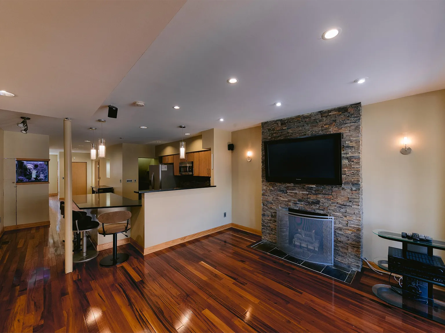 252 S Washington Avenue - 252 S Washington Avenue — Photo 4