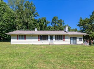 2040 Willowee Ln, Winston Salem, NC 27127