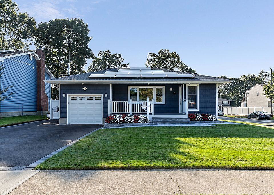 1st image of 297 Deauville Blvd