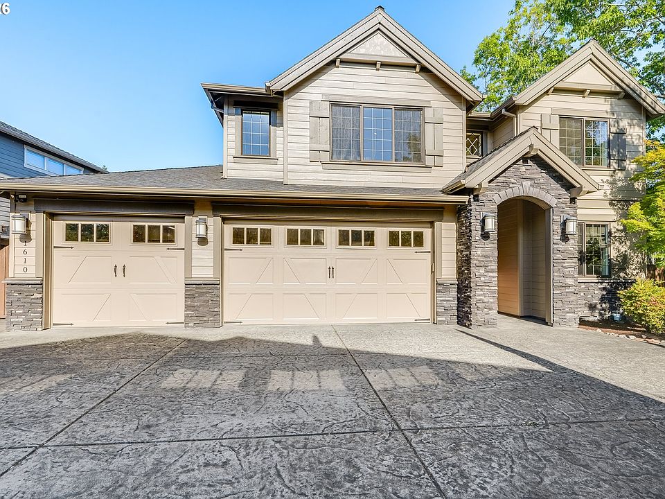 1st image of 1610 NE Stile Dr