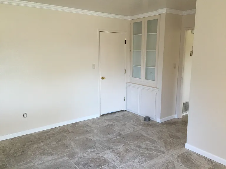 425 Peg St — Photo 12