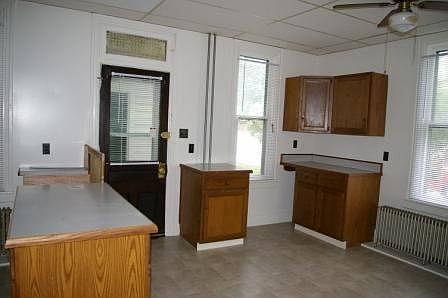 145 E WASHING-KITCHEN2