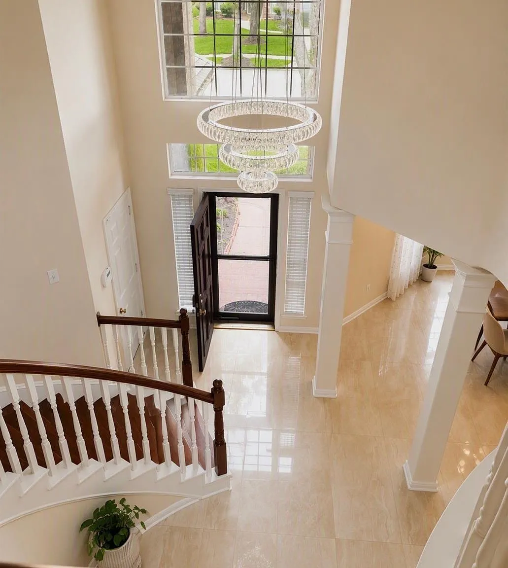 4 bed, 3.5 bath, 2863 sqft, $2,800 — Photo 4