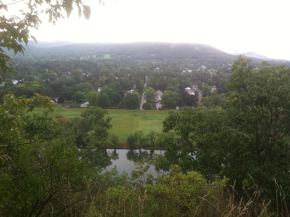 2nd image of 904 Mount Zoar St
