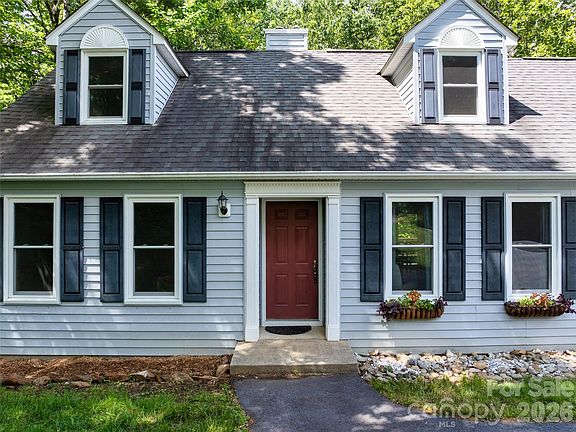 4th image of 18 Tarragon Pl