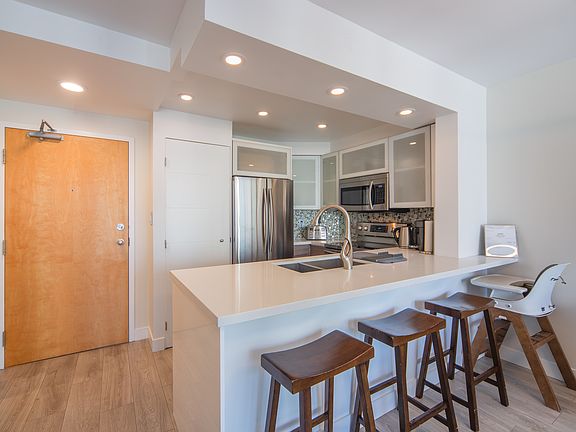 5th image of 1166 Melville St #1802