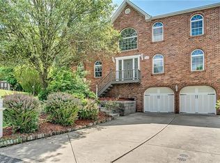 342 Moosehead Dr, Imperial, PA 15126