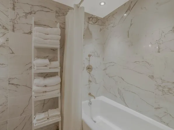 155 West 15th Street image 7 of 22