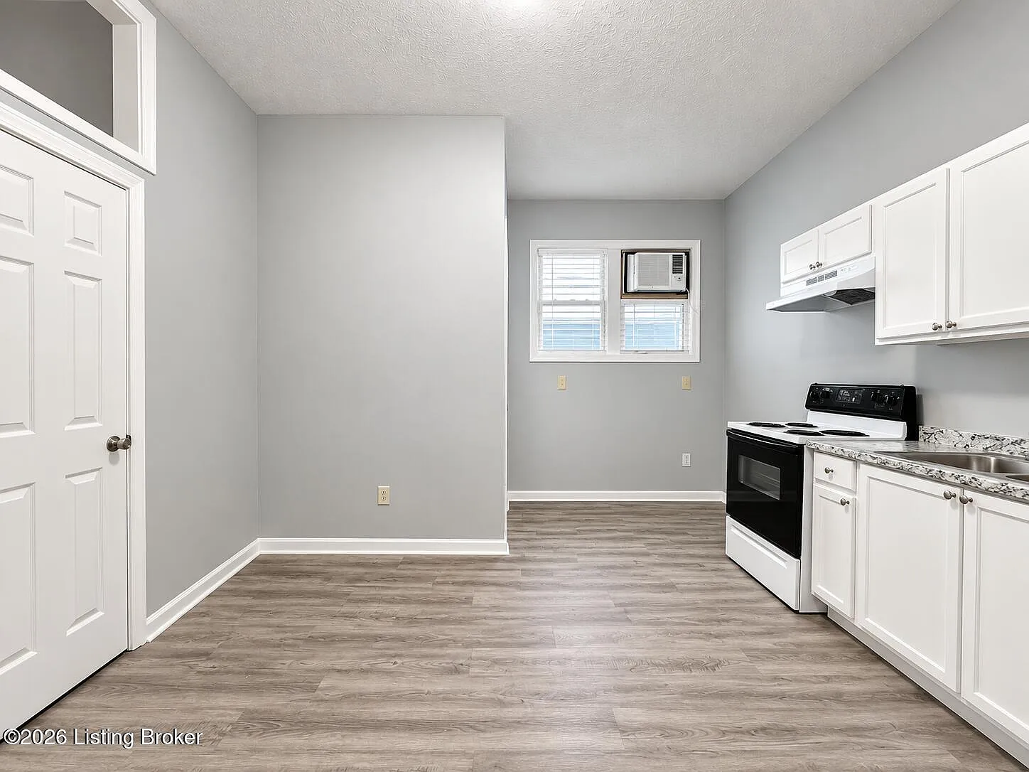 1 bed, 1.0 bath, 300 sqft, $495 — Photo 2