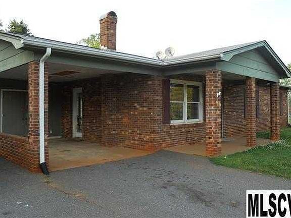 3rd image of 3141 22nd Street Ln NE