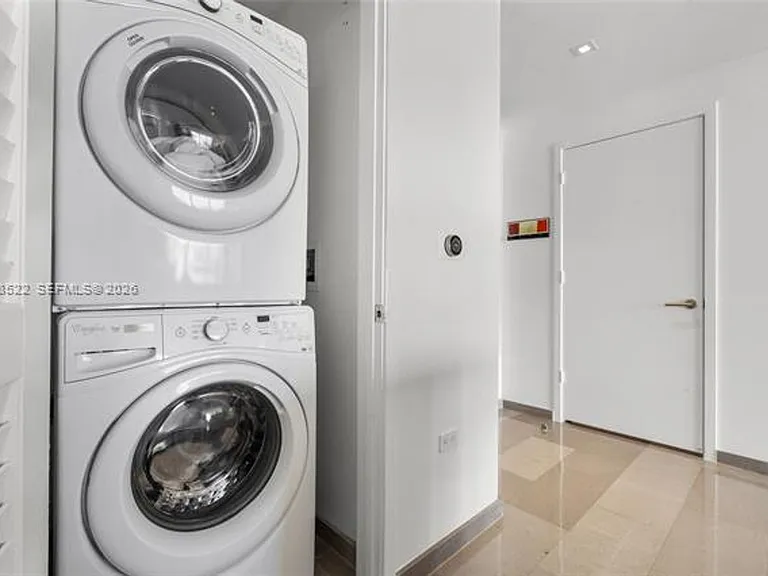 68 SE 6th St #CU-2306 — Photo 23