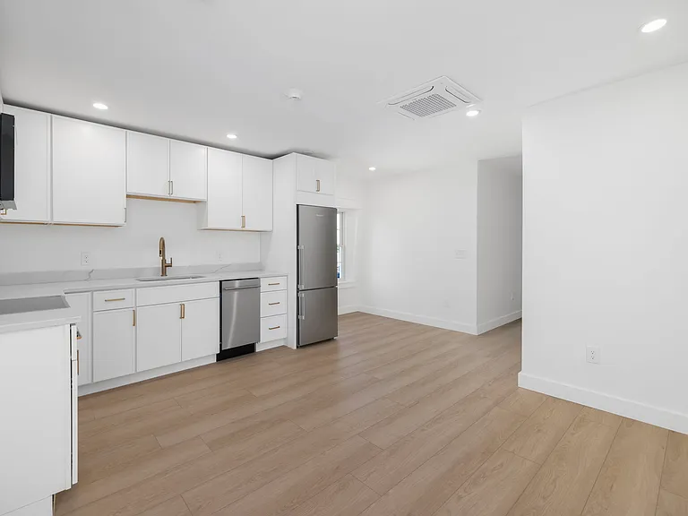 23 Melrose St #4 — Photo 7