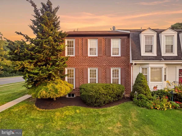 12156 Winona Dr, Woodbridge, VA 22192