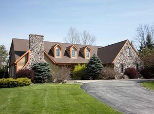 15620 Brentwood Dr, Brookfield, WI 53005